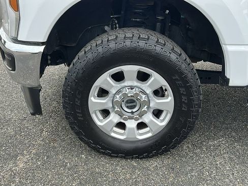 Used 2024 Ford F250 XLT image 6