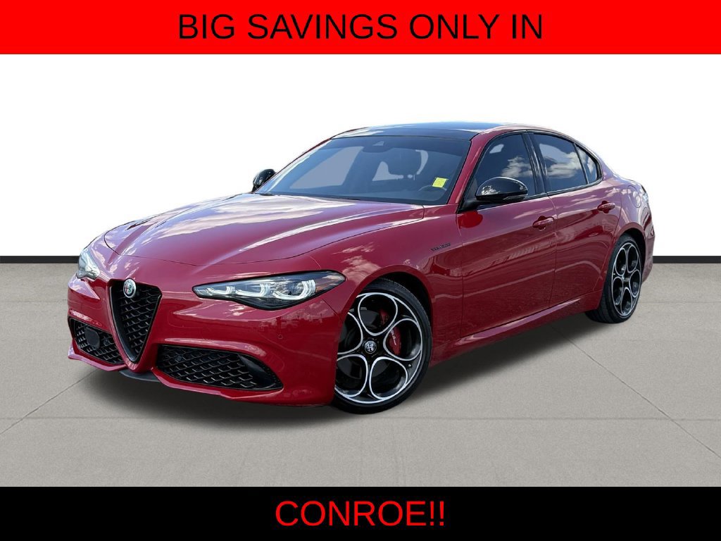 Used 2024 Alfa Romeo Giulia Veloce RWD image 1