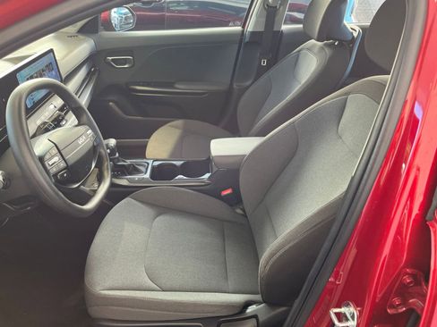 Used 2025 Kia K4 LXS image 28