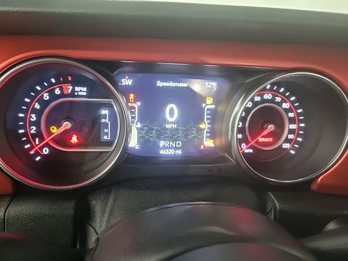 Used 2021 Jeep Gladiator Rubicon w/ LED Lighting Group AWD/4WD image 10