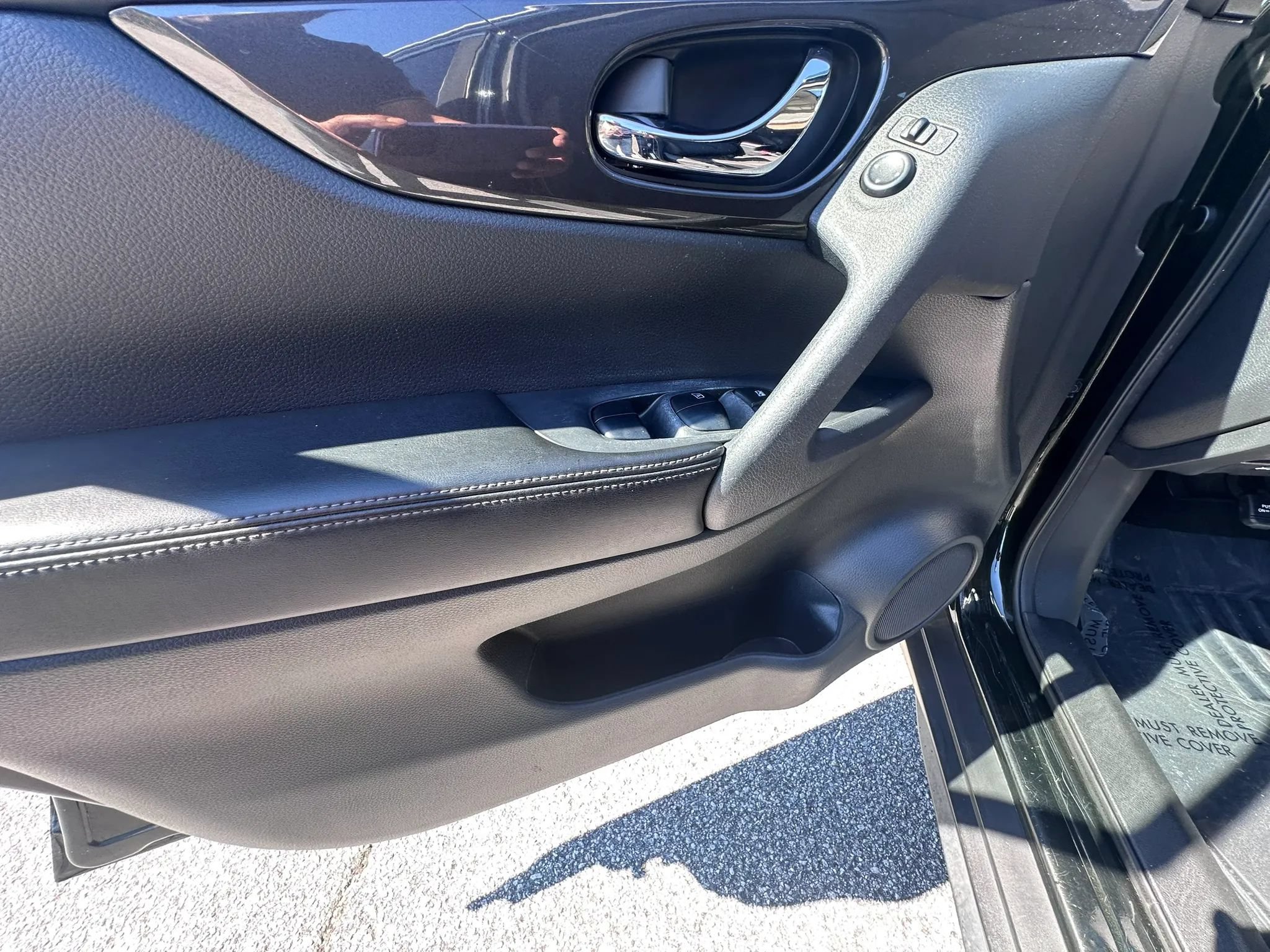 Used 2019 Nissan Rogue SV AWD/4WD image 12