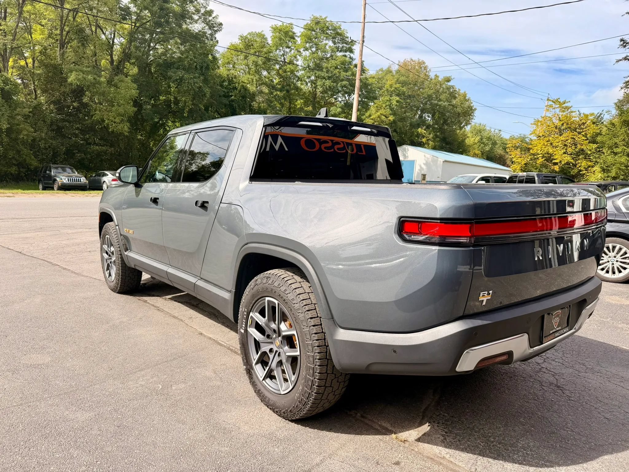 Used 2022 Rivian R1T Adventure AWD/4WD image 4