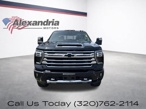 Certified 2025 Chevrolet Silverado 3500 High Country w/ High Country Premium Package AWD/4WD image 2