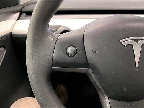 Used 2023 Tesla Model Y Long Range AWD/4WD image 17