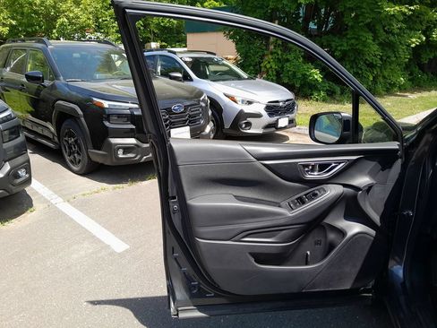 Used 2023 Subaru Forester Premium AWD/4WD image 11