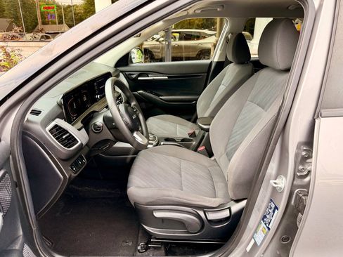 Used 2024 Kia Seltos LX AWD/4WD image 8
