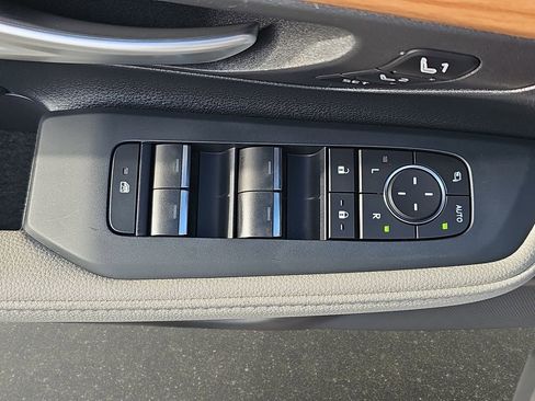 Used 2025 Toyota Grand Highlander AWD Hybrid image 32