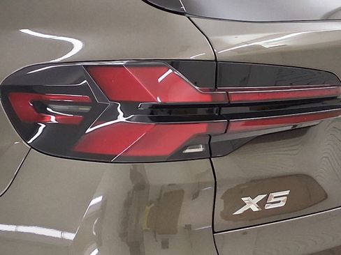 New 2026 BMW X5 sDrive40i w/ M Sport Package RWD image 11