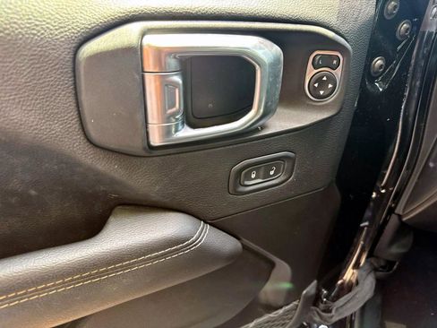 Used 2022 Jeep Wrangler Unlimited Sahara w/ Cold Weather Group image 12