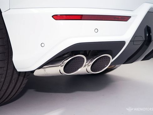 Used 2025 Lamborghini Urus SE AWD/4WD image 9
