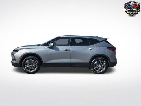 Used 2025 Chevrolet Blazer LT AWD/4WD image 2
