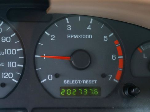 Used 2002 Ford Mustang Coupe RWD image 34