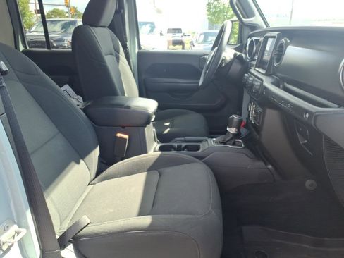 Used 2023 Jeep Wrangler Unlimited w/ Cold Weather Group AWD/4WD image 18
