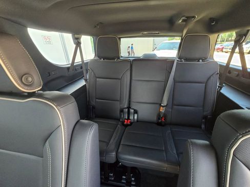 Used 2025 GMC Yukon XL Elevation RWD image 16