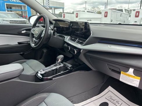 New 2026 Chevrolet Trax LT w/ Sunroof Package image 30