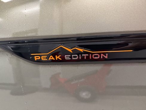 Used 2025 Volkswagen Atlas Peak Edition SE image 11