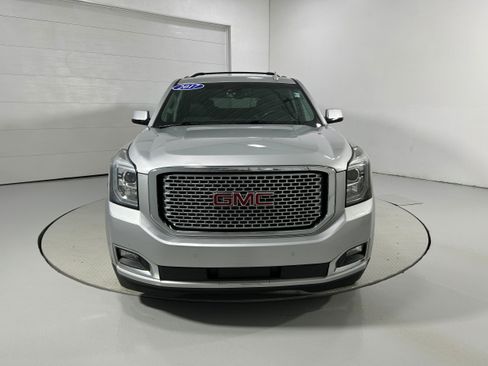 Used 2017 GMC Yukon XL Denali w/ Open Road Package AWD/4WD image 18