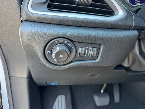 New 2026 Chrysler Pacifica Select image 19