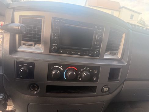 Used 2006 Dodge Ram 2500 Truck SLT image 19