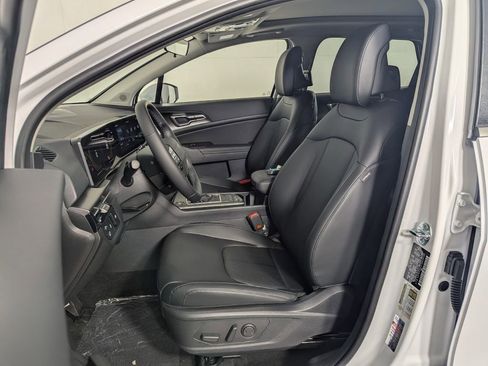 New 2026 Kia Sportage EX FWD image 12
