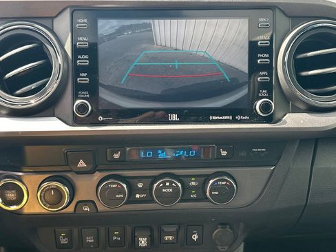 Used 2020 Toyota Tacoma TRD Off-Road w/ TRD Premium Off Road Package AWD/4WD image 30