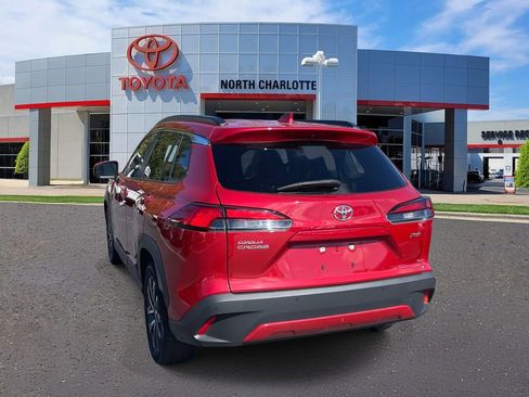 Used 2023 Toyota Corolla Cross XLE image 7