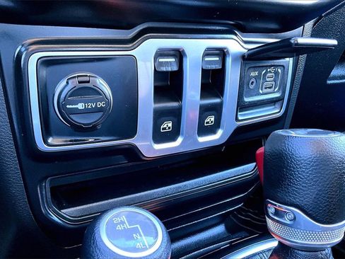 Used 2021 Jeep Wrangler Willys image 33