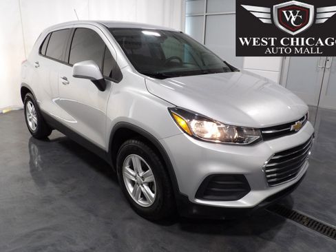 Used 2018 Chevrolet Trax LS image 1