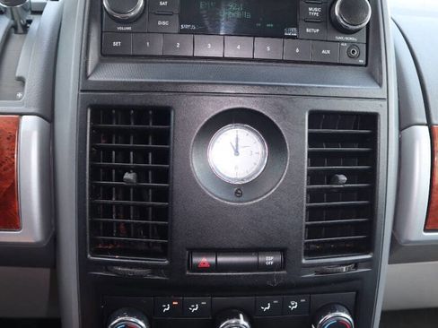 Used 2008 Chrysler Town & Country Touring image 36