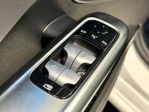 Used 2023 Mercedes-Benz C 300 Sedan image 21
