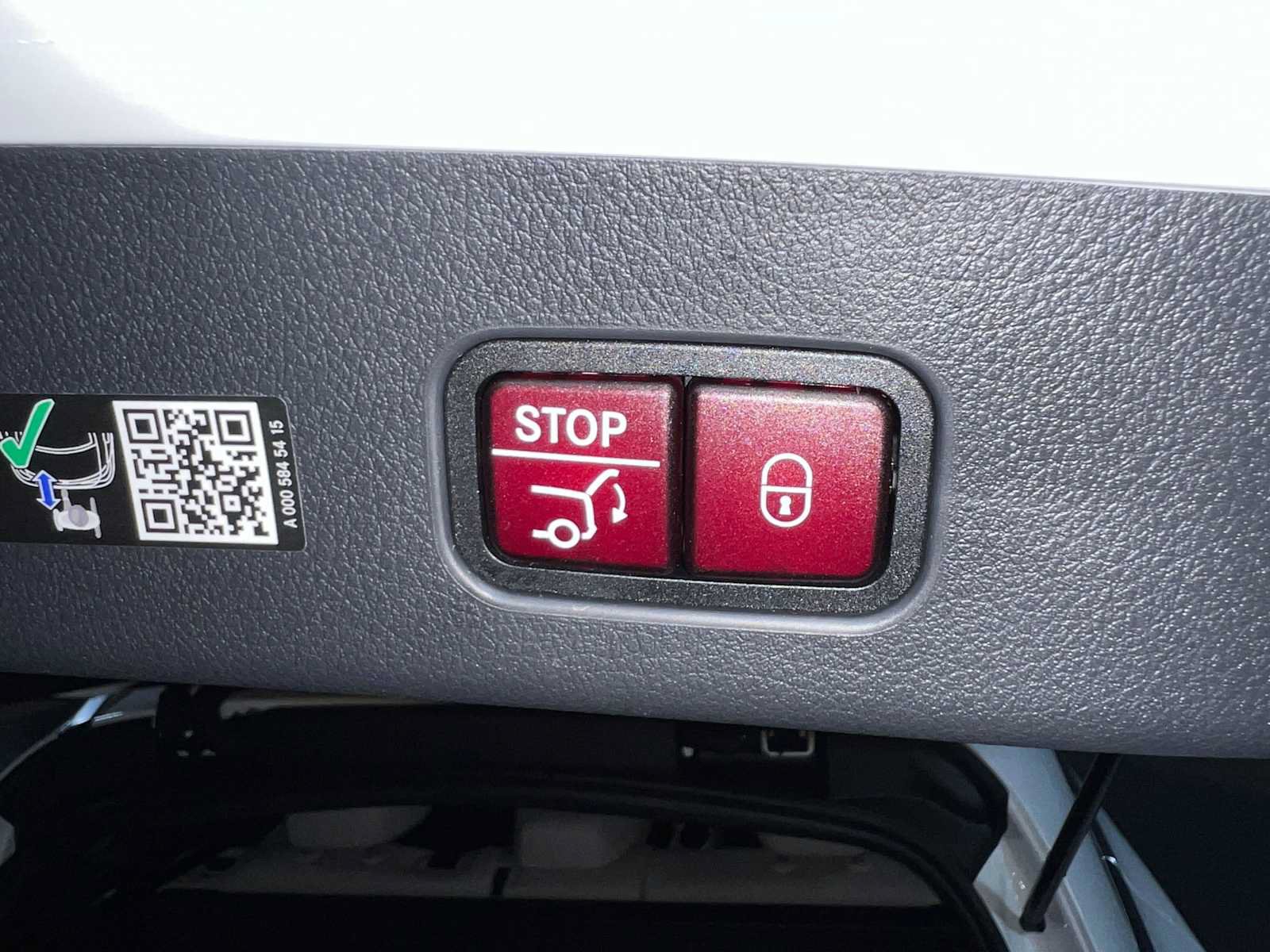 Certified 2026 Mercedes-Benz GLC 300 4MATIC image 17