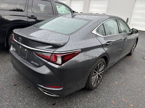 Certified 2025 Lexus ES 350 w/ Premium Package image 3