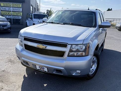Used 2013 Chevrolet Tahoe LT w/ Luxury Package AWD/4WD image 40