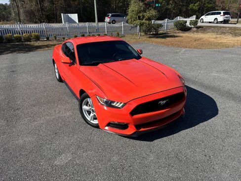 Used 2015 Ford Mustang V6 2dr Fastback image 39