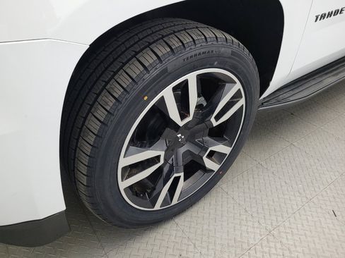 Used 2019 Chevrolet Tahoe LT w/ RST Edition RWD image 31