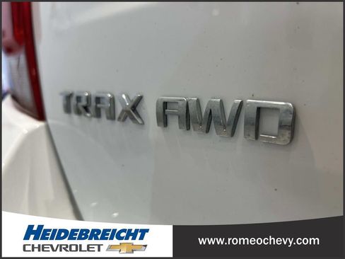 Used 2022 Chevrolet Trax LT w/ LT Convenience Package image 35