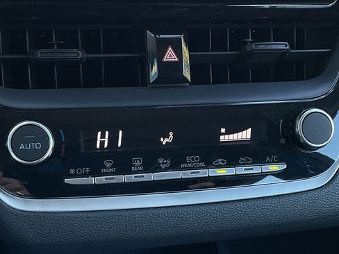 Used 2024 Toyota Corolla LE image 30