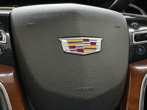 Used 2018 Cadillac Escalade Premium Luxury RWD image 28