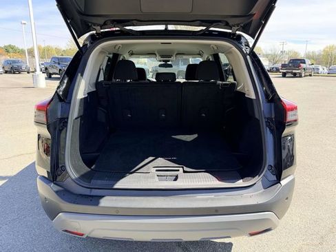 Used 2023 Nissan Rogue SV image 12