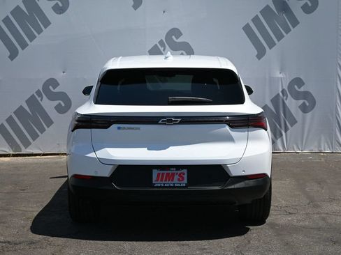 Used 2025 Chevrolet Equinox EV LT w/ Comfort Package FWD image 5