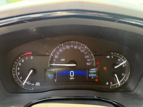 Used 2019 Cadillac XT5 FWD image 17