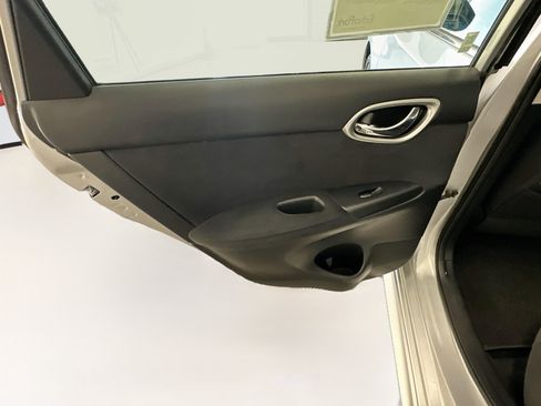 Used 2015 Nissan Sentra SR FWD image 26