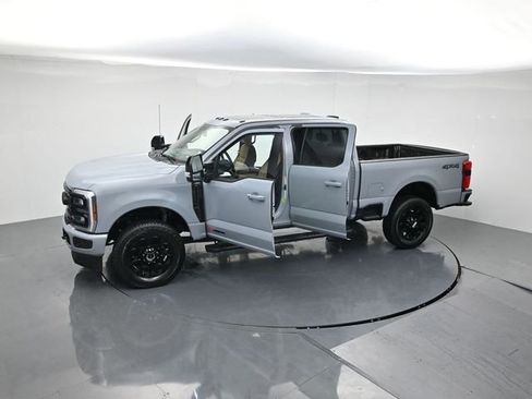 New 2026 Ford F250 Lariat w/ Black Appearance Package image 43