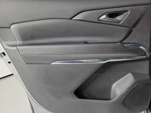 Used 2025 Chevrolet Traverse Z71 w/ Driver Confidence Package image 13