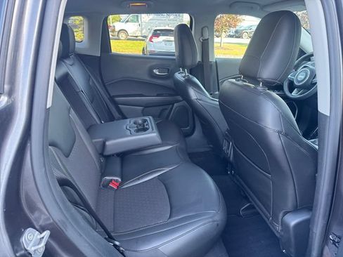 Used 2021 Jeep Compass Latitude AWD/4WD image 18