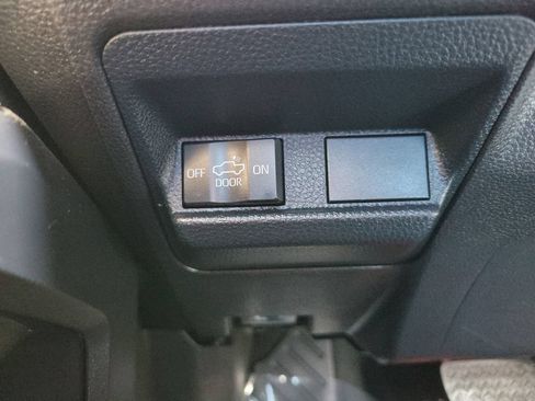 Used 2024 Toyota Tacoma TRD Off-Road AWD/4WD image 38