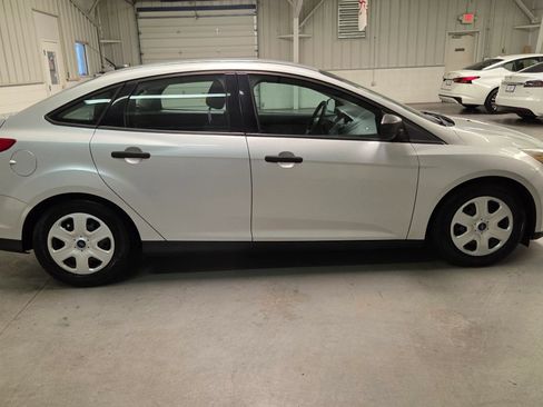 Used 2014 Ford Focus S FWD image 9