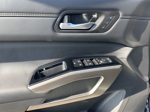 Used 2025 Nissan Pathfinder Platinum w/ Cargo Package image 22