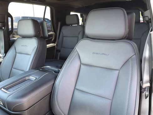 Used 2024 GMC Yukon Denali w/ Advanced Technology Package AWD/4WD image 18