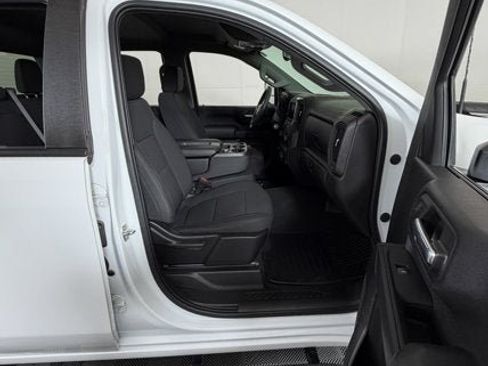 Used 2022 Chevrolet Silverado 2500 Custom w/ Custom Value Package AWD/4WD image 6